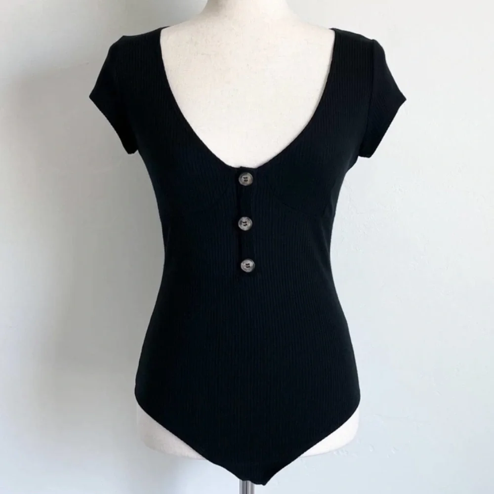 REFORMATION Marten Ribbed Knit Buttoned Bodysuit sz.S - Picture 5 of 11